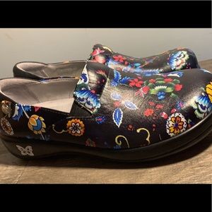 Alegria nursing shoes | size 9